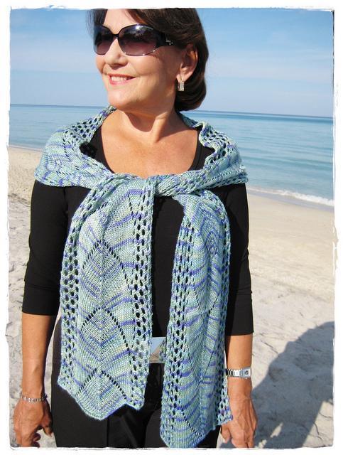 Dauphine Wrap FREE PATTERN - Biscotte Yarns