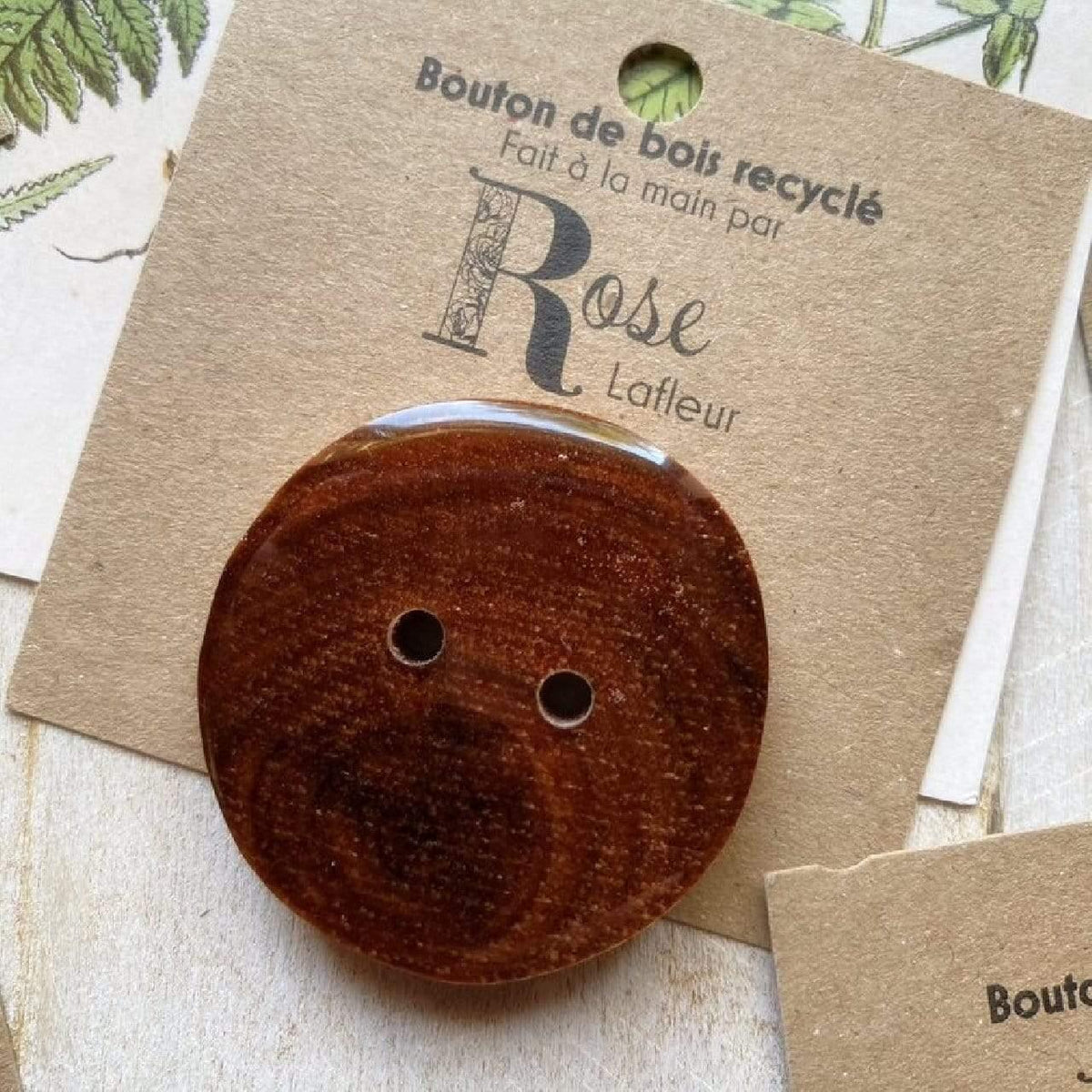 Wooden button - Rose Lafleur - Biscotte Yarns