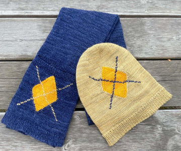 "Tournesol Bleu et Blanc" Matching Hat & Scarf| Knitting Patterns - Biscotte Yarns