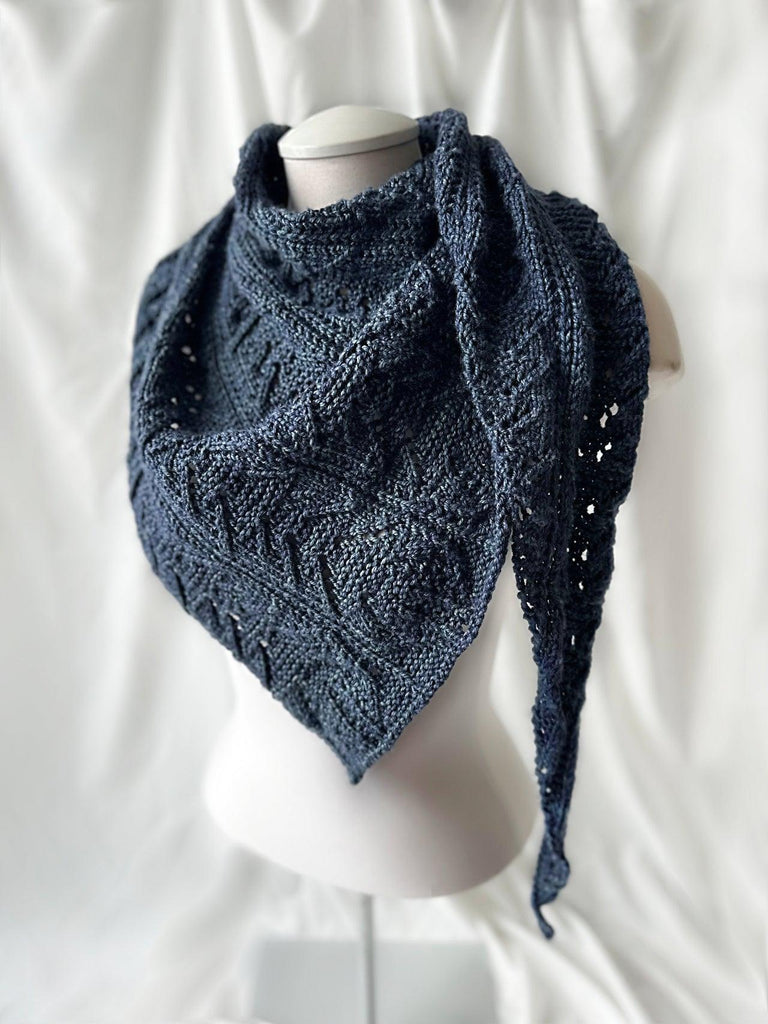 shawl knitting kit : Thistle Bud